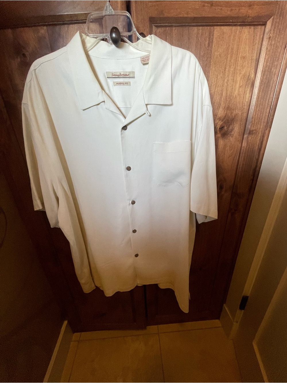 Tommy Bahama Men’s White Short-Sleeve Button-Down Camp Shirt